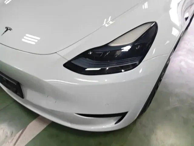 Tesla Model Y — Фото автомобиля 23