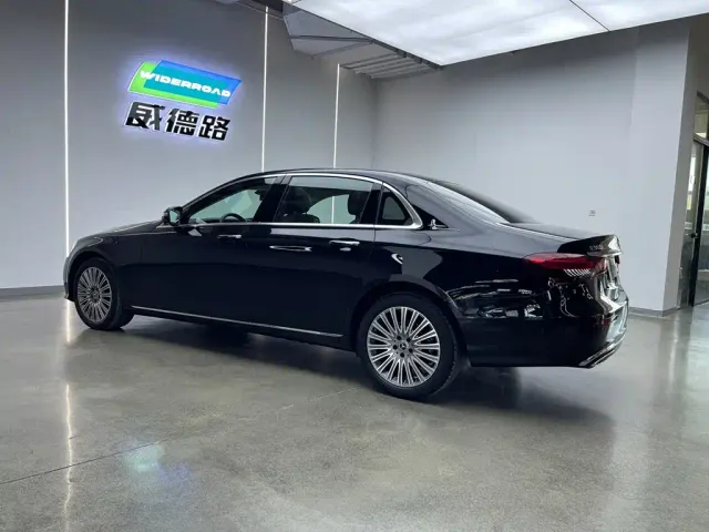 Mercedes-Benz E-Class — Фото автомобиля 5