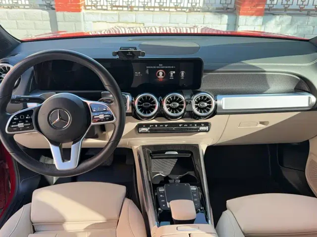 Mercedes-Benz EQB — Фото автомобиля 13
