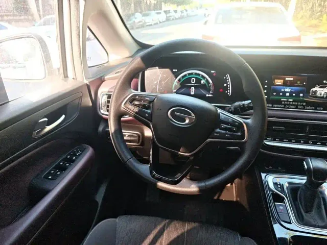 GAC Trumpchi M6 — Фото автомобиля 2