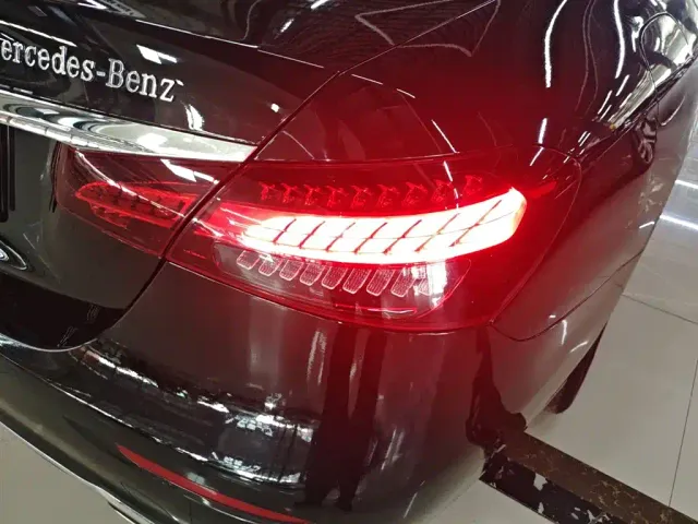 Mercedes-Benz E-Class — Фото автомобиля 7