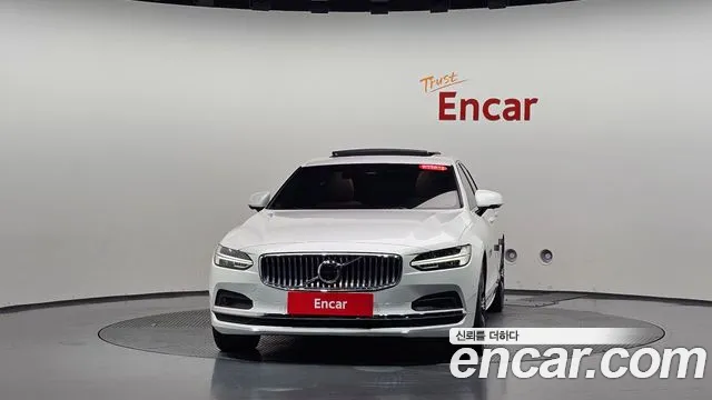 Volvo S90 — Фото автомобиля 3