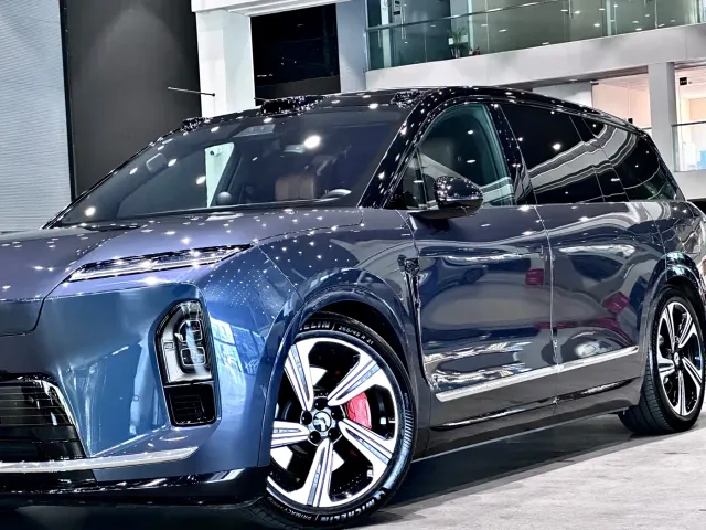 Nio ES8 — Фото автомобиля 7