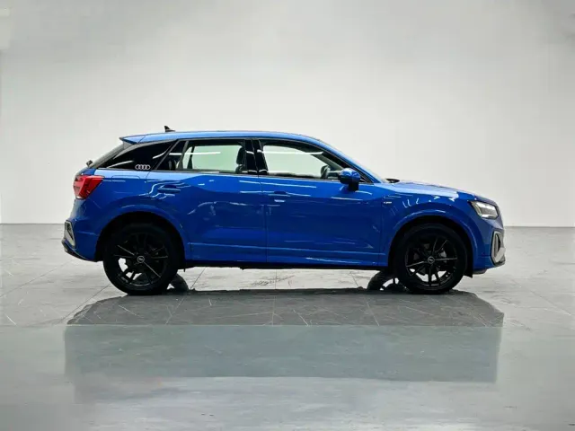 Audi Q2L — Фото автомобиля 7