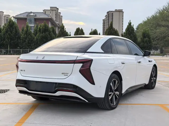 Hongqi EH7 — Фото автомобиля 9