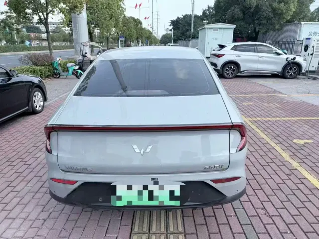 Wuling Starlight — Фото автомобиля 6
