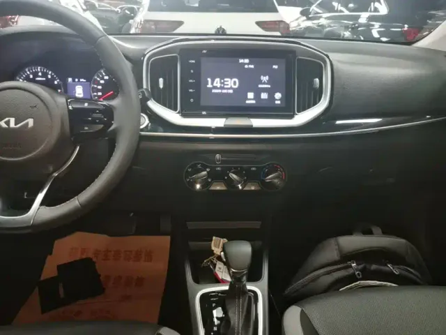 Kia KX1 — Фото автомобиля 12