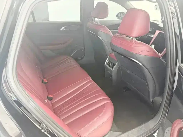 Hongqi H5 — Фото автомобиля 5