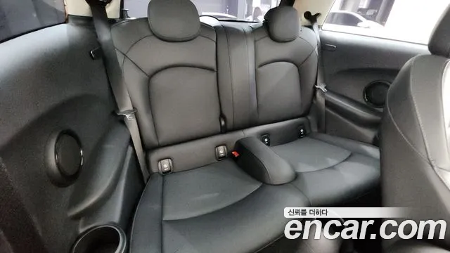 Mini Cooper — Фото автомобиля 12