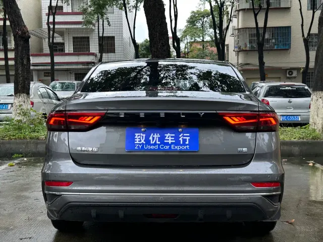 Geely Emgrand — Фото автомобиля 5