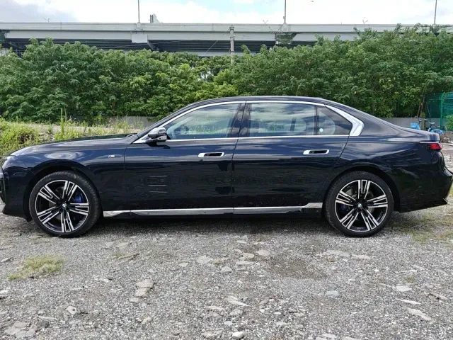 BMW 7 Series — Фото автомобиля 4