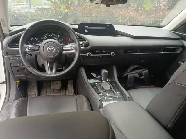 Mazda Axela — Фото автомобиля 5