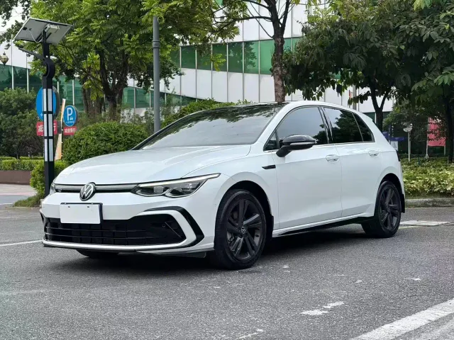 Фотография автомобиля — Volkswagen Golf