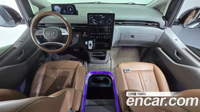 Hyundai Staria Staria 4WD Lounge 9 мест — Фото автомобиля 7