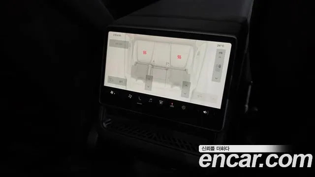 Tesla Model Y — Фото автомобиля 23