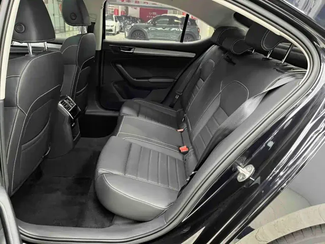 Skoda Superb — Фото автомобиля 20