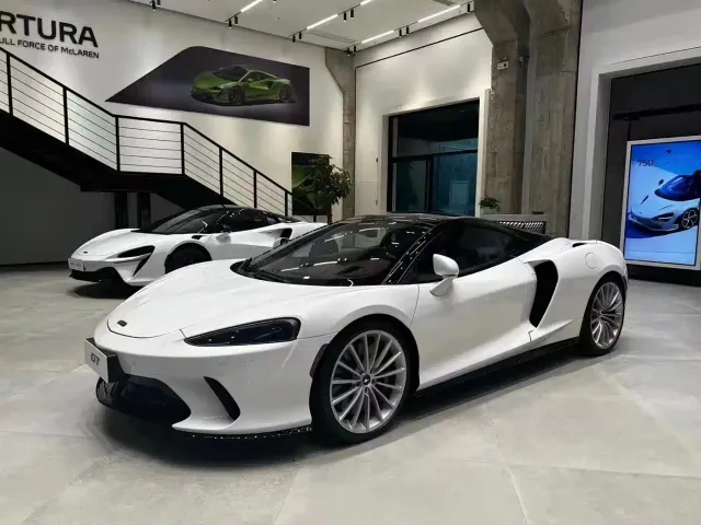 Фотография автомобиля — McLaren GT