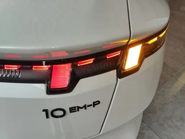Lynk & Co Lynk & Co 10 EM-P 2025 Model 120km Base Version — Фото автомобиля 23