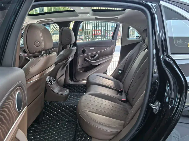 Mercedes-Benz E-Class — Фото автомобиля 10
