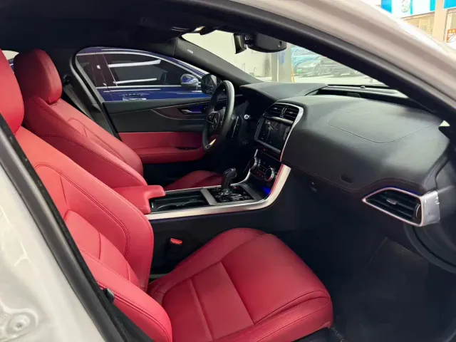 Jaguar XEL — Фото автомобиля 14