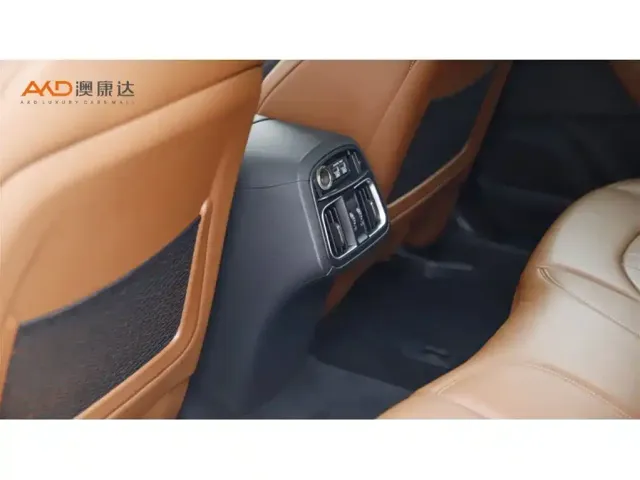Maserati Levante — Фото автомобиля 9