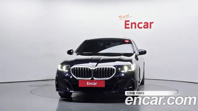 BMW 5 Series G60 — Фото автомобиля 3