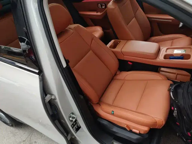 Leapmotor C10 — Фото автомобиля 24