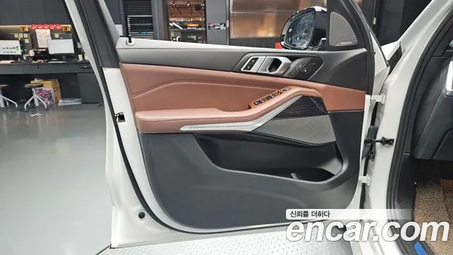 BMW X5 xDrive 40i M Sport — Фото автомобиля 24