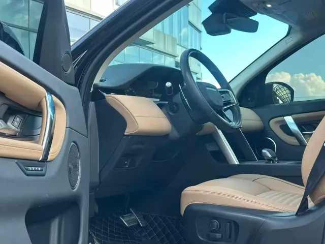 Land Rover Discovery Sport — Фото автомобиля 9