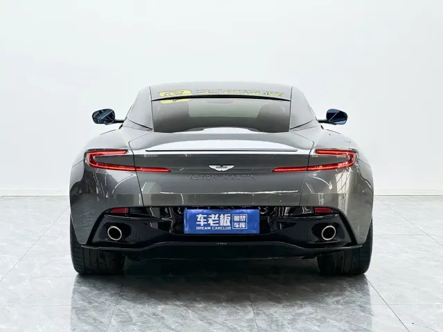 Aston Martin DB12 — Фото автомобиля 5