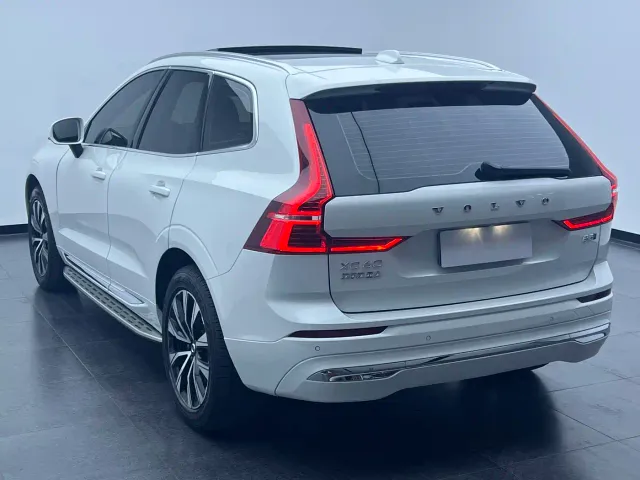 Volvo XC60 — Фото автомобиля 18