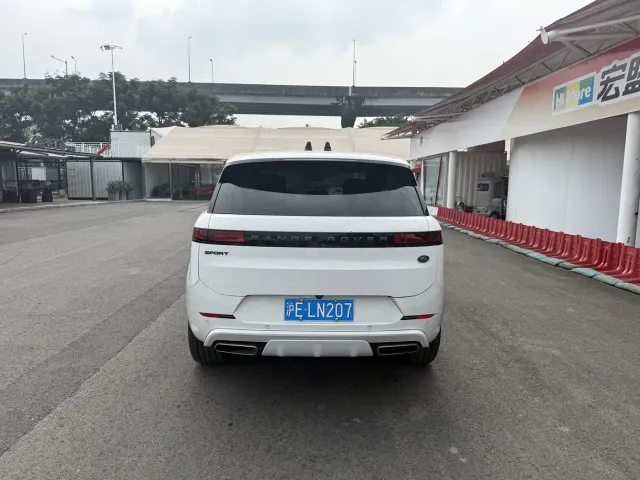 Land Rover Range Rover Sport — Фото автомобиля 12