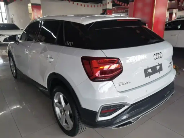 Audi Q2L — Фото автомобиля 4