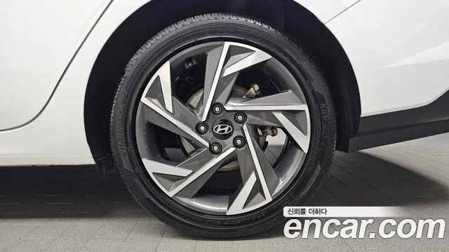Hyundai Avante CN7 — Фото автомобиля 21