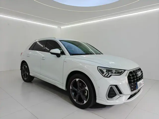 Audi Q3 — Фото автомобиля 3