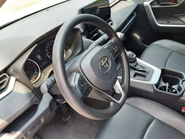 Toyota RAV4 — Фото автомобиля 15