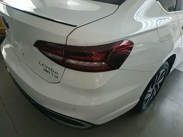 Volkswagen Lavida — Фото автомобиля 7