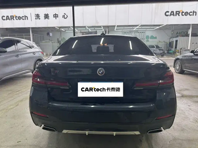 BMW 5 Series — Фото автомобиля 9