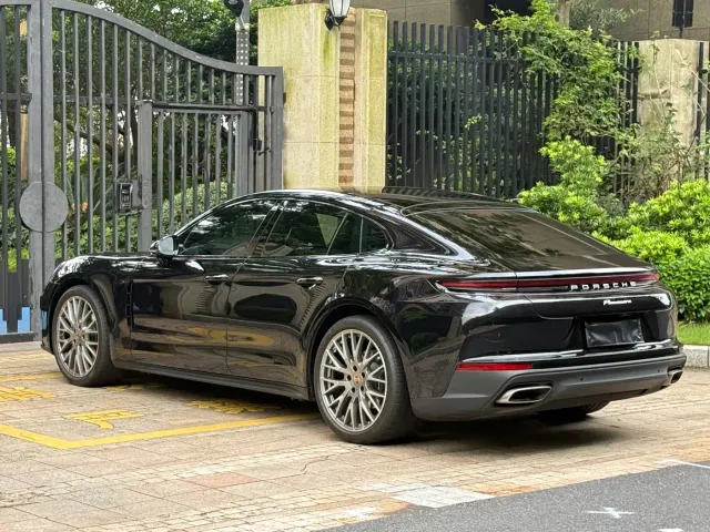 Porsche Panamera — Фото автомобиля 6