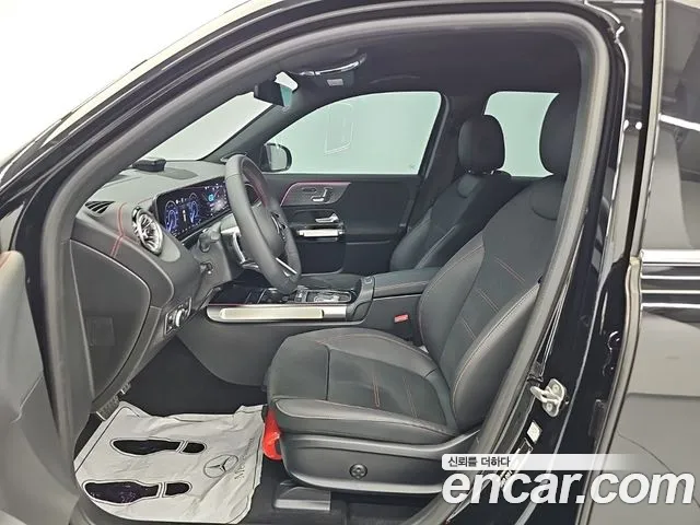 Mercedes-Benz EQB — Фото автомобиля 11