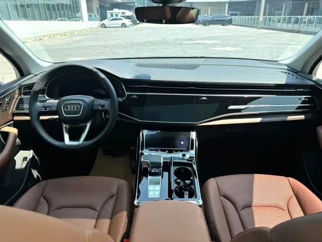 Audi Q7 — Фото автомобиля 5