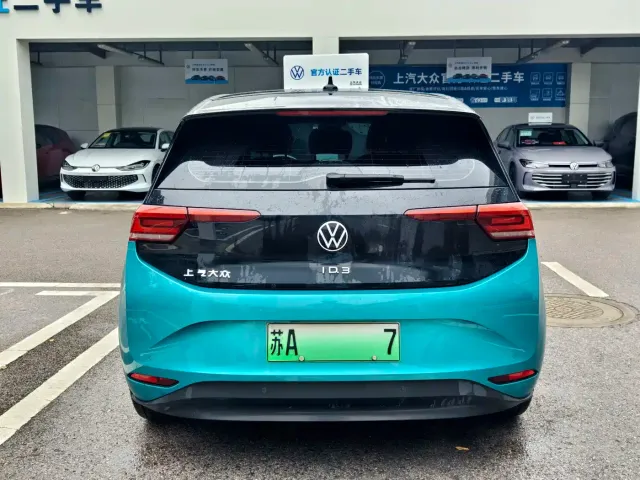 Volkswagen ID.3 — Фото автомобиля 4