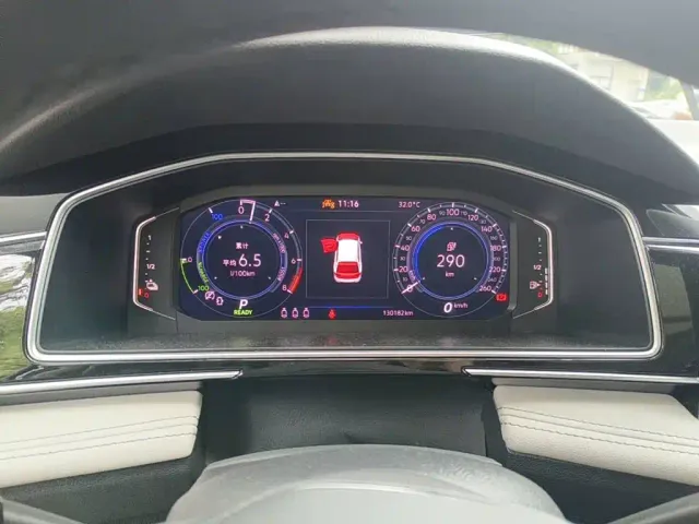 Volkswagen Tiguan L PHEV — Фото автомобиля 15