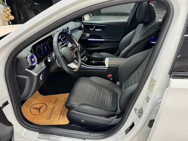 Mercedes-Benz C-Class — Фото автомобиля 10