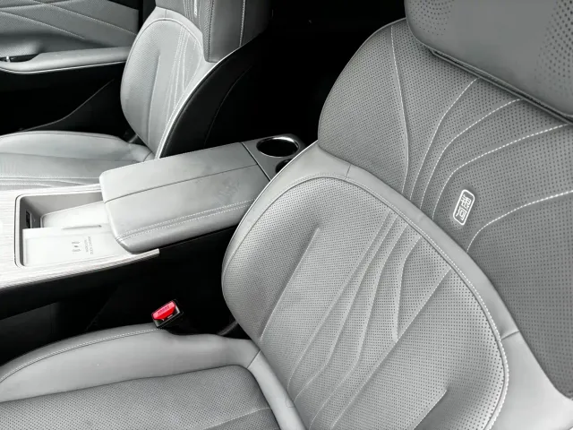 Geely Galaxy E8 — Фото автомобиля 3