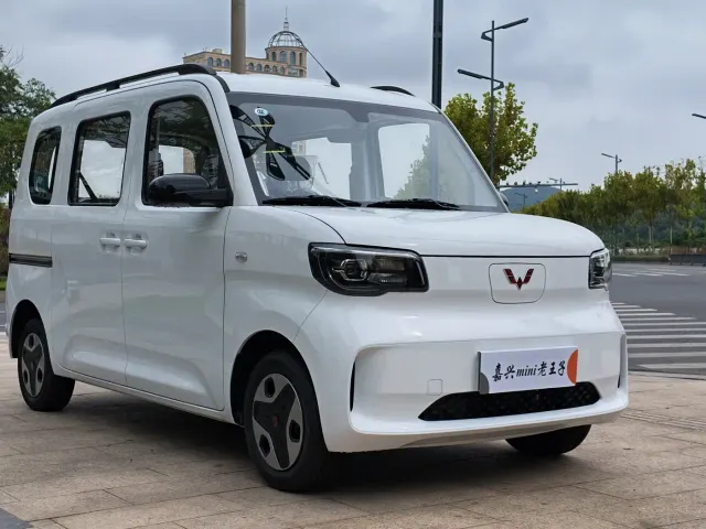 Wuling Zhiguang NEV — Фото автомобиля 8