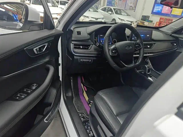 Chery Tiggo 8 — Фото автомобиля 15