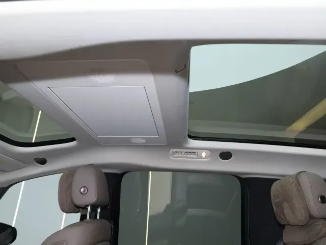 Li Auto MEGA — Фото автомобиля 12