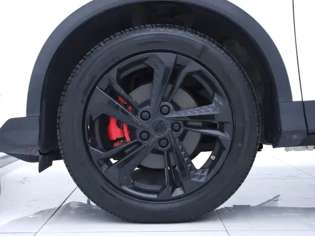 Geely Binyue — Фото автомобиля 19