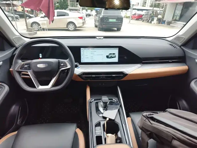 Geely Haoyue PRO — Фото автомобиля 9